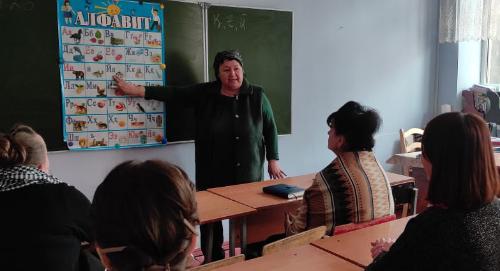В СОШ РТСУ стартовали курсы таджикского и английского языков для педагогов
