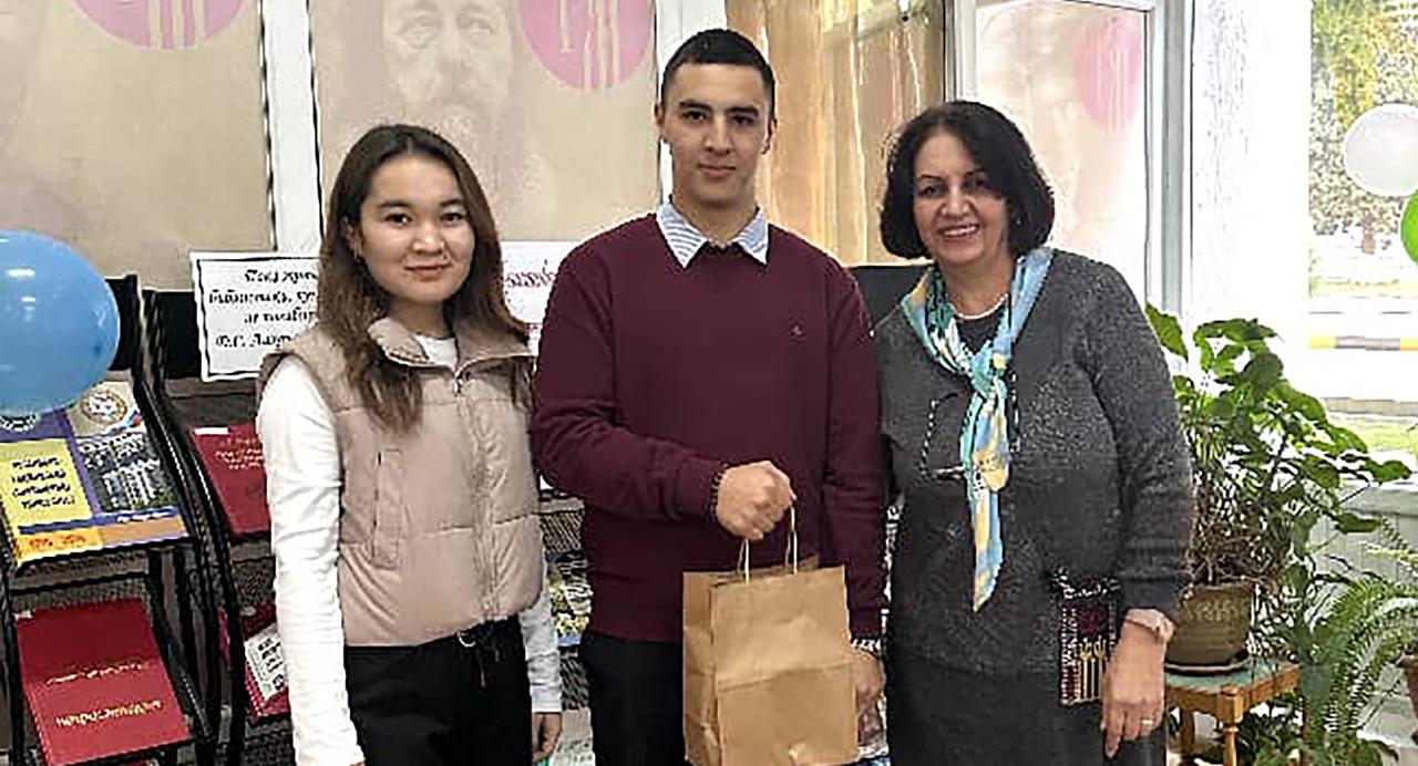 Акция «Запиши в библиотеку однокурсника и получи приз!»