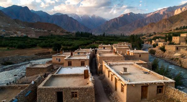 Сабақи таърих ва худшиносии миллӣ, ё достони ватандорӣ