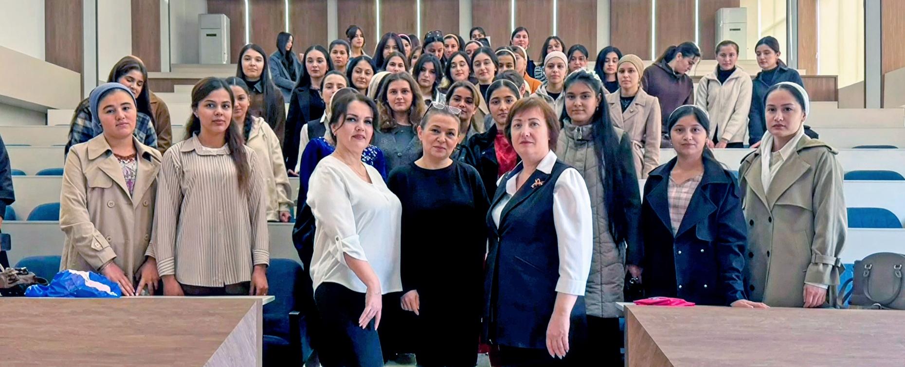 В РТСУ прошла просветительская встреча «Школа будущих матерей»