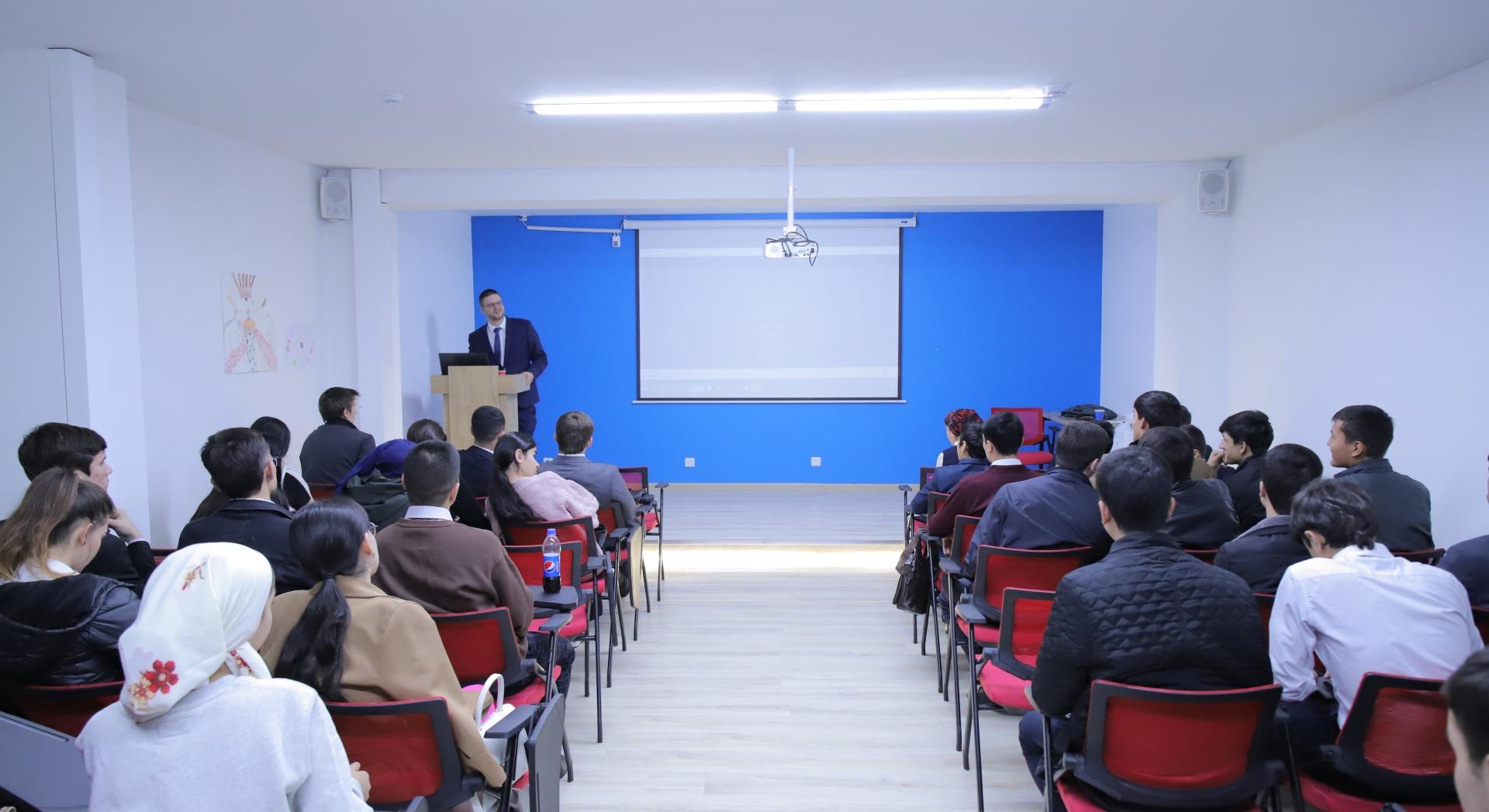 Преподаватели РУДН провели познавательные мероприятия для студентов-филологов 