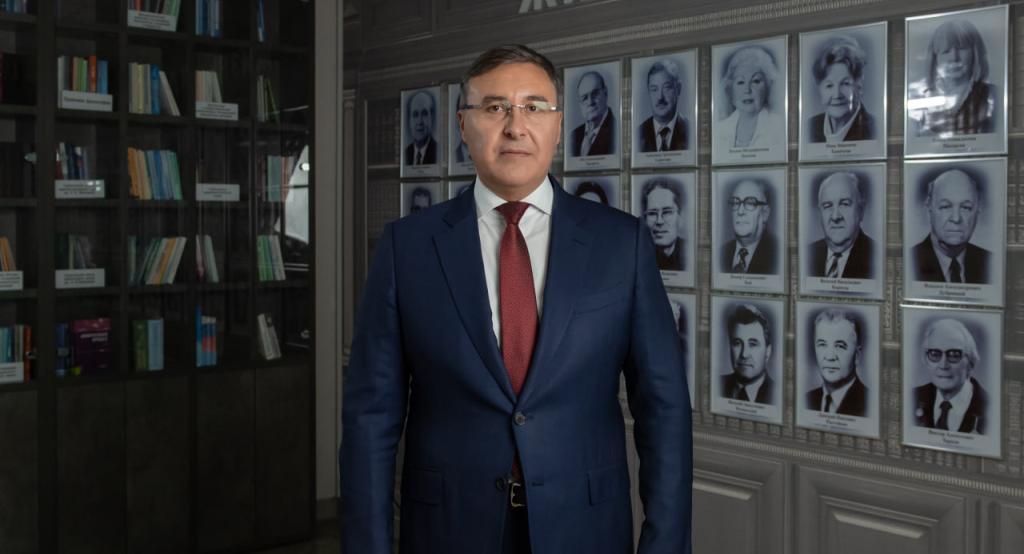Министр науки и высшего образования РФ Валерий Фальков поздравил преподавателей вузов с профессиональным праздником