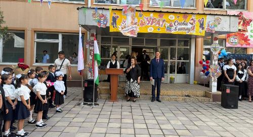 День знаний в средней общеобразовательной школе РТСУ в Душанбе