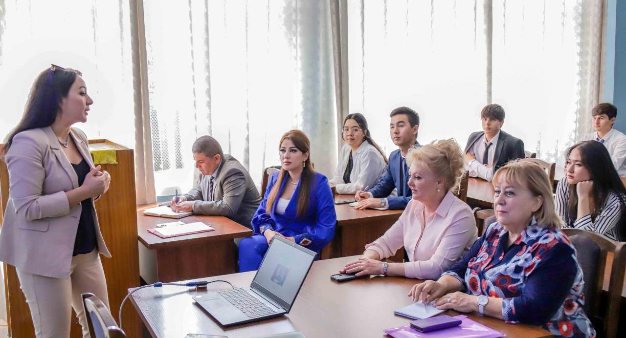 Открытый кураторский час «Разъяснение выступления Лидера нации в День знаний»